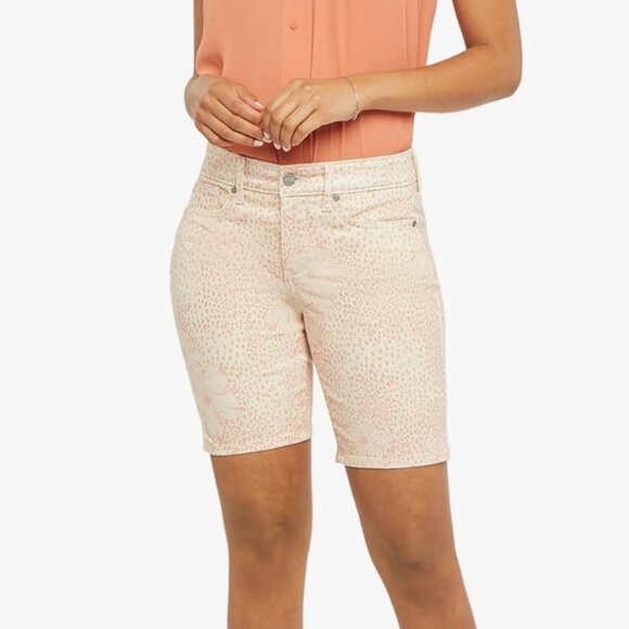 NYDJ Pants - NYDJ  Ella Shorts w/ Side Seam Slits in Daydream Leopard Size 6  NWT